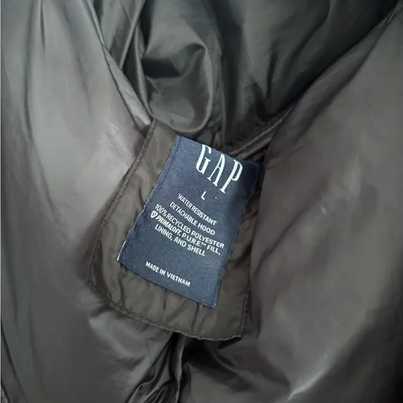 GAP Water-Resistant Black Puffer Coat - Picture 2 of 7